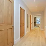 Joivy Refurbished Home On The Royal Mile